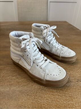Vans High Top Suede Sneakers in Off-White and Gum women’s 6.5